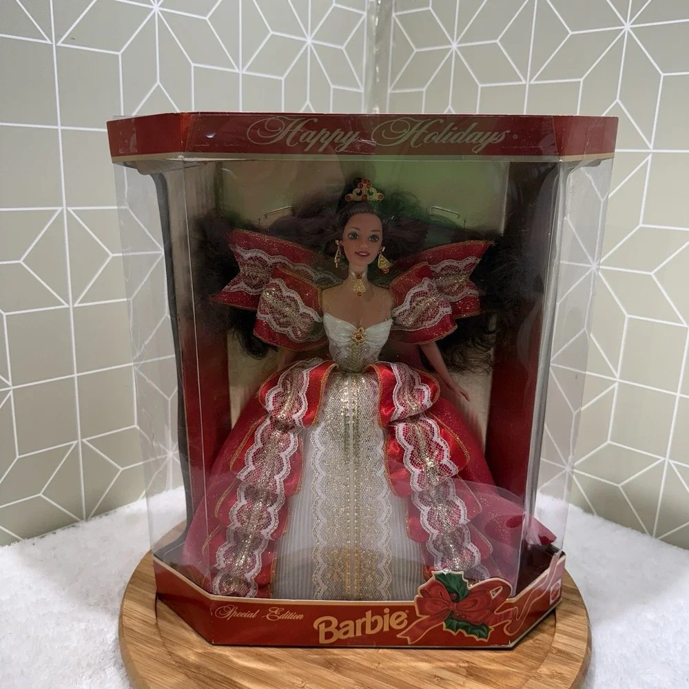 EXTREMELY RARE AUTHENTIC 1997 HAPPY HOLIDAYS BARBIE‎ DOLL NEW IN BOX